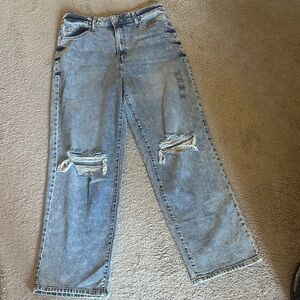 NWT Light Wash Distressed Straight Leg Jeans